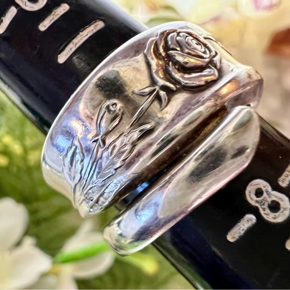 Vintage Silver Wrap Ring with Rose Embossed design. Morning Rose about 7-7.25 - Picture 3 of 17